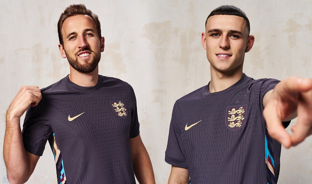 Details of the England 2024 II Nike  shirt